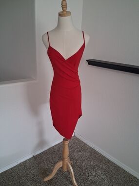 Windsor Sleek Red Spaghetti-Strap Mini Dress
